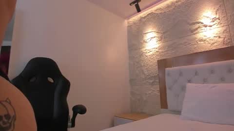 Snapshot of emilyangel1 chatting on March 10, 1:05 pm E M Y L Y online show from March 10, 1:05 pm