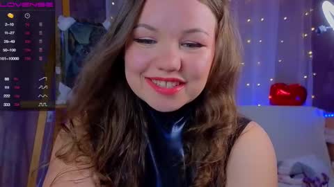 Snapshot of emilyart_ chatting on March 8, 2:12 am artist Emily online show from March 8, 2:12 am