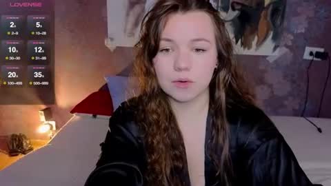 Snapshot of emilyart_ chatting on July 1, 7:02 pm artist Emily online show from July 1, 7:02 pm