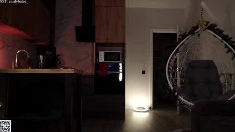 Snapshot of emilybatee chatting on February 14, 6:26 pm emilybatee online show from February 14, 6:26 pm