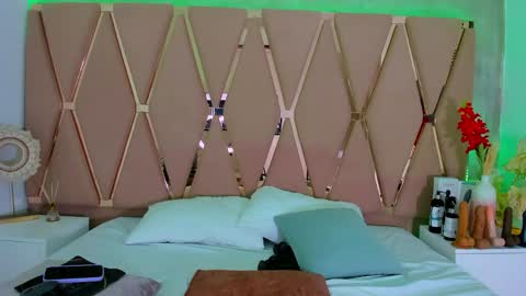 Snapshot of emilyblack_1 chatting on April 17, 12:57 am Emily online show from April 17, 12:57 am