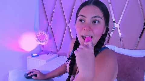 Snapshot of emilyblack_1 chatting on April 28, 1:48 am Emily online show from April 28, 1:48 am