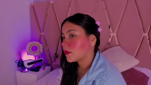 Snapshot of emilyblack_1 chatting on June 23, 1:03 am Emily online show from June 23, 1:03 am