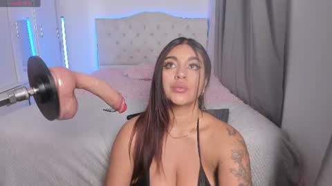 emilyborch online show from June 19, 3:44 am