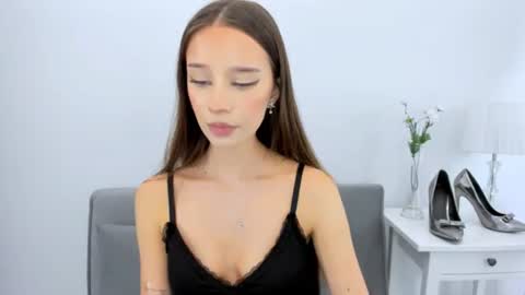 EmilyCharming online show from November 25, 9:15 pm