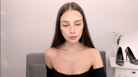 EmilyCharming online show from March 5, 9:11 pm