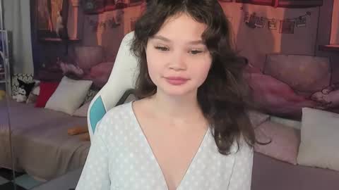 Emilyhaves online show from November 15, 5:09 pm