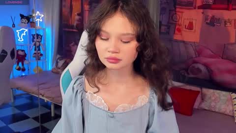 Emilyhaves online show from December 15, 6:17 am