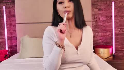 Emily online show from March 7, 5:18 am