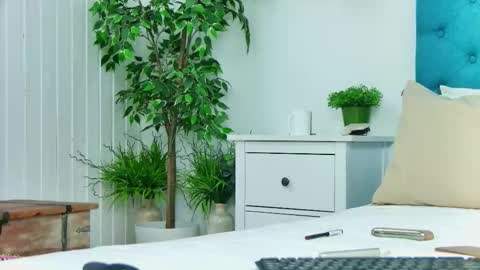 Emily online show from February 5, 8:02 pm