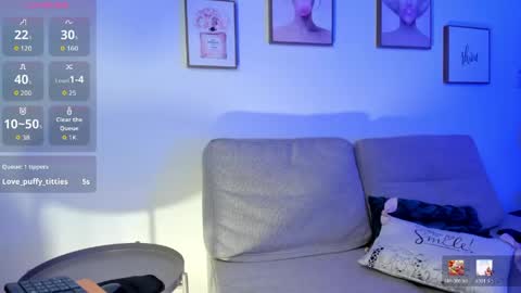 Snapshot of emilydolly_ chatting on May 11, 4:04 pm Emily online show from May 11, 4:04 pm