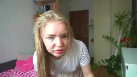 Emilyemmi online show from July 18, 7:34 am