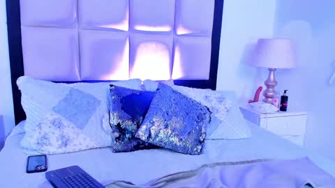 Emily online show from December 11, 6:58 am