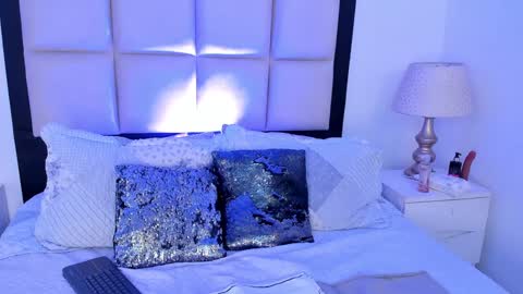 Emily online show from December 17, 8:10 pm