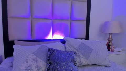 Emily online show from January 14, 9:30 pm