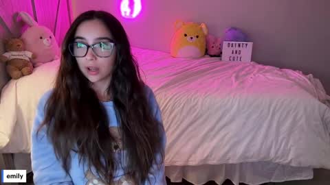 emilyfawn online show from September 12, 4:23 am