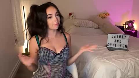Snapshot of emilyfawn chatting on July 16, 5:02 am emilyfawn online show from July 16, 5:02 am