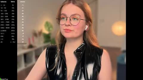 Emily  online show from November 28, 2:09 pm