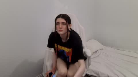 Snapshot of emilyfox5 chatting on November 18, 2:06 am emilyfox5 online show from November 18, 2:06 am