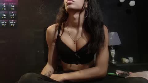 Snapshot of emilygomezz chatting on February 28, 11:25 am Emily online show from February 28, 11:25 am