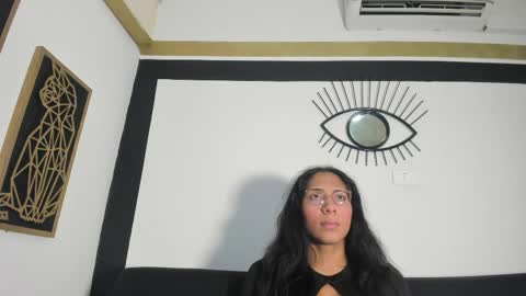 Emily online show from March 31, 11:32 am