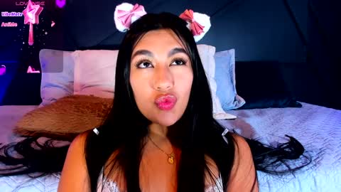 Snapshot of emilyh_ chatting on January 14, 2:00 pm Emily online show from January 14, 2:00 pm