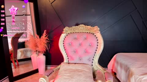 Snapshot of emilyh_ chatting on February 4, 1:38 pm Emily online show from February 4, 1:38 pm
