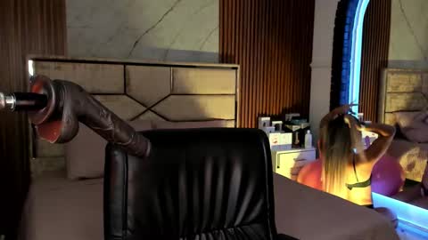 Snapshot of emilyhendrix_ chatting on September 25, 7:50 pm Emily Hendrix online show from September 25, 7:50 pm