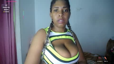 Emilyhines online show from November 13, 10:30 pm