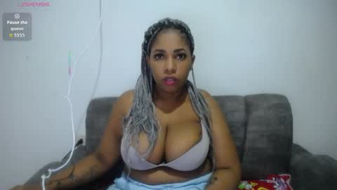 Emilyhines online show from April 23, 11:40 pm