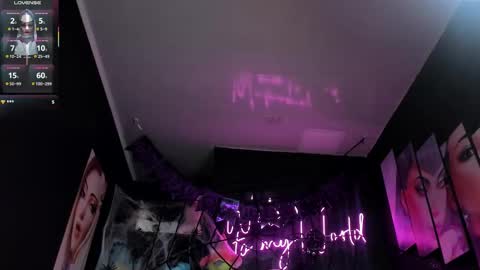 Snapshot of emilyjhonson_1 chatting on October 24, 5:42 pm Emily Jhonson online show from October 24, 5:42 pm