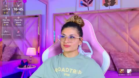 Emilyjonnes  online show from May 14, 8:59 pm