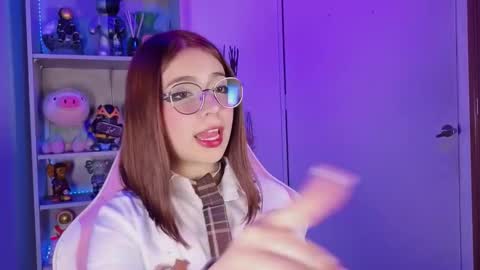 Snapshot of emilykarterr chatting on October 30, 4:41 pm VALEEEN online show from October 30, 4:41 pm