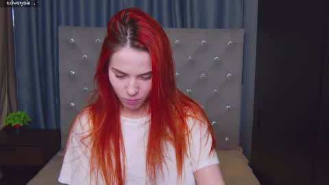 EmilyKents online show from December 3, 1:30 am