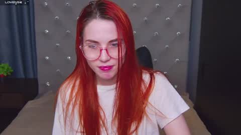 EmilyKents online show from December 3, 7:43 am