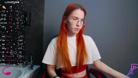 EmilyKents online show from December 4, 1:25 am