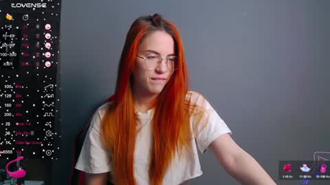 EmilyKents online show from December 5, 1:36 am