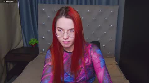 EmilyKents online show from December 10, 1:32 am