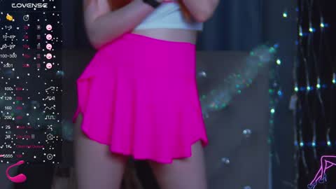EmilyKents online show from December 23, 4:44 am