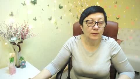 Emily online show from April 26, 5:16 am