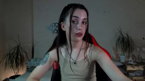 Emyli online show from September 21, 4:30 pm