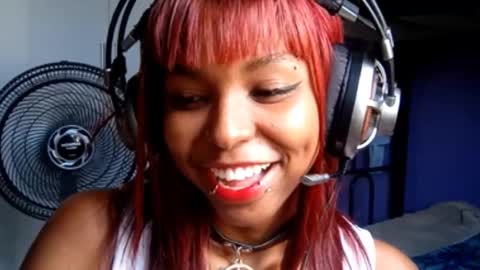 Snapshot of emilylivos chatting on March 14, 5:07 pm Emily Livos online show from March 14, 5:07 pm