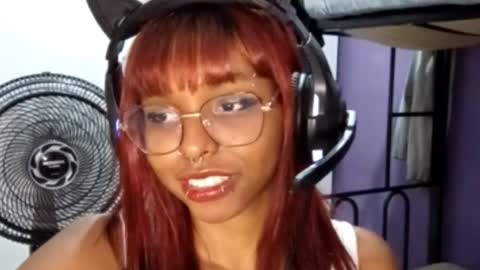 Snapshot of emilylivos chatting on March 31, 2:24 am Emily Livos online show from March 31, 2:24 am