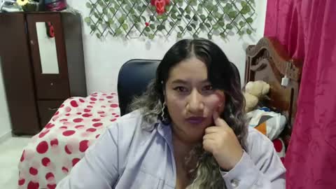 Snapshot of emilylove14 chatting on December 2, 4:31 am Emily Cortez online show from December 2, 4:31 am