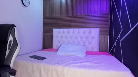 emilymora1_ online show from May 20, 4:51 am
