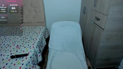 Emily online show from December 16, 11:37 am