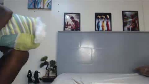 Snapshot of emilyposha chatting on January 6, 1:42 am Emilly online show from January 6, 1:42 am