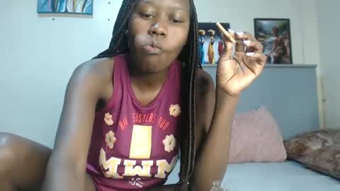 Snapshot of emilyposha chatting on January 12, 8:03 pm Emilly online show from January 12, 8:03 pm