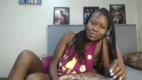 Snapshot of emilyposha chatting on January 13, 1:02 am Emilly online show from January 13, 1:02 am