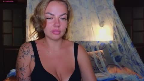 Emily Robbie online show from February 5, 4:33 pm